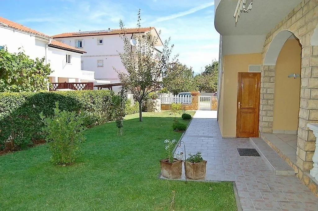 Apartment In Privlaka With Terrace, Air Conditioning, Wifi, Washing Machine